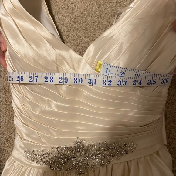 Wedding Dress - Brand New! Never Worn - Picture 10 of 11